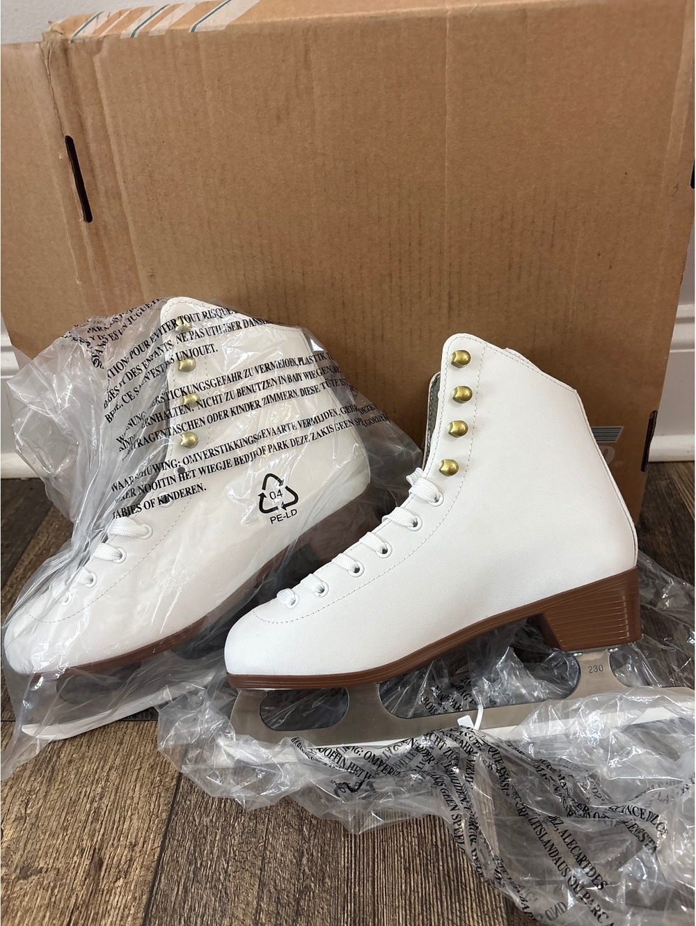 New Cascade Lake Placid White Adult Figure Ice Skates Size 7 women's